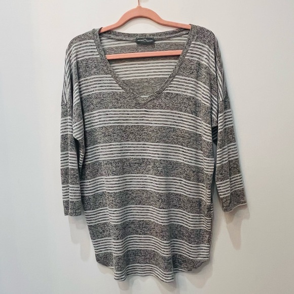 Market & Spruce Sweaters - Market & Spruce Sweater gray white stripe vneck sz small